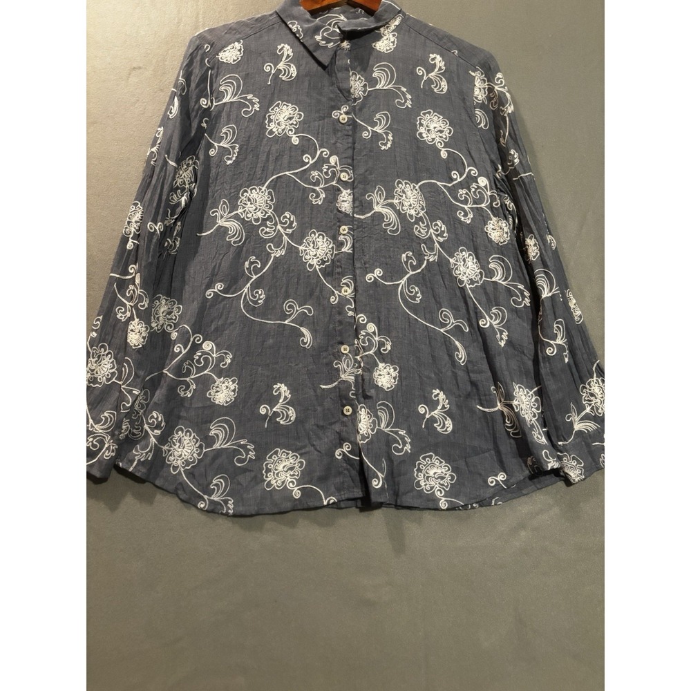 Chico's Blue Embroidered Floral Button Up Shirt Long Sleeve Chambray Top Size 2